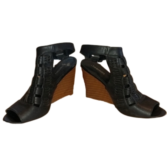 Jasmin Wedges - Picture 1 of 5